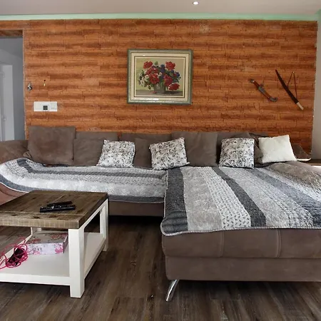 شقة Klan Klara House