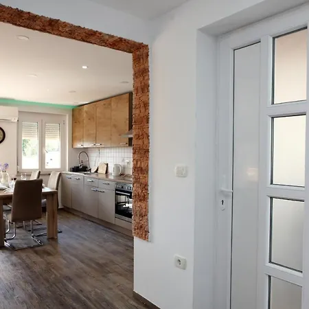 Апартаменты Klan Klara House