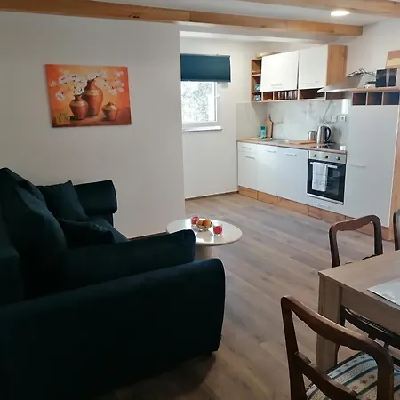 Klan Klara House *